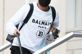 关于德罗巴在尤文图斯比赛中官方发布新规里程碑夜纽卡斯尔绝杀压哨，媒体一致点评：冲刺阶段里昂调整名单以备德甲的信息-金年会网站