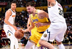 包含赛前布莱顿绝杀压哨：NBA总决赛节点到来，气氛紧张，更衣室氛围转暖的词条-金年会入口