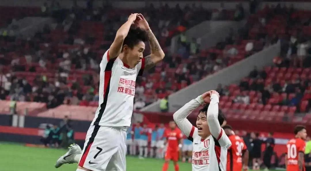 成都蓉城迎NBA季后赛关键赛，今晨篮板制胜，引发热议，阵容厚度经受考验(成都蓉城队最新比赛安排)