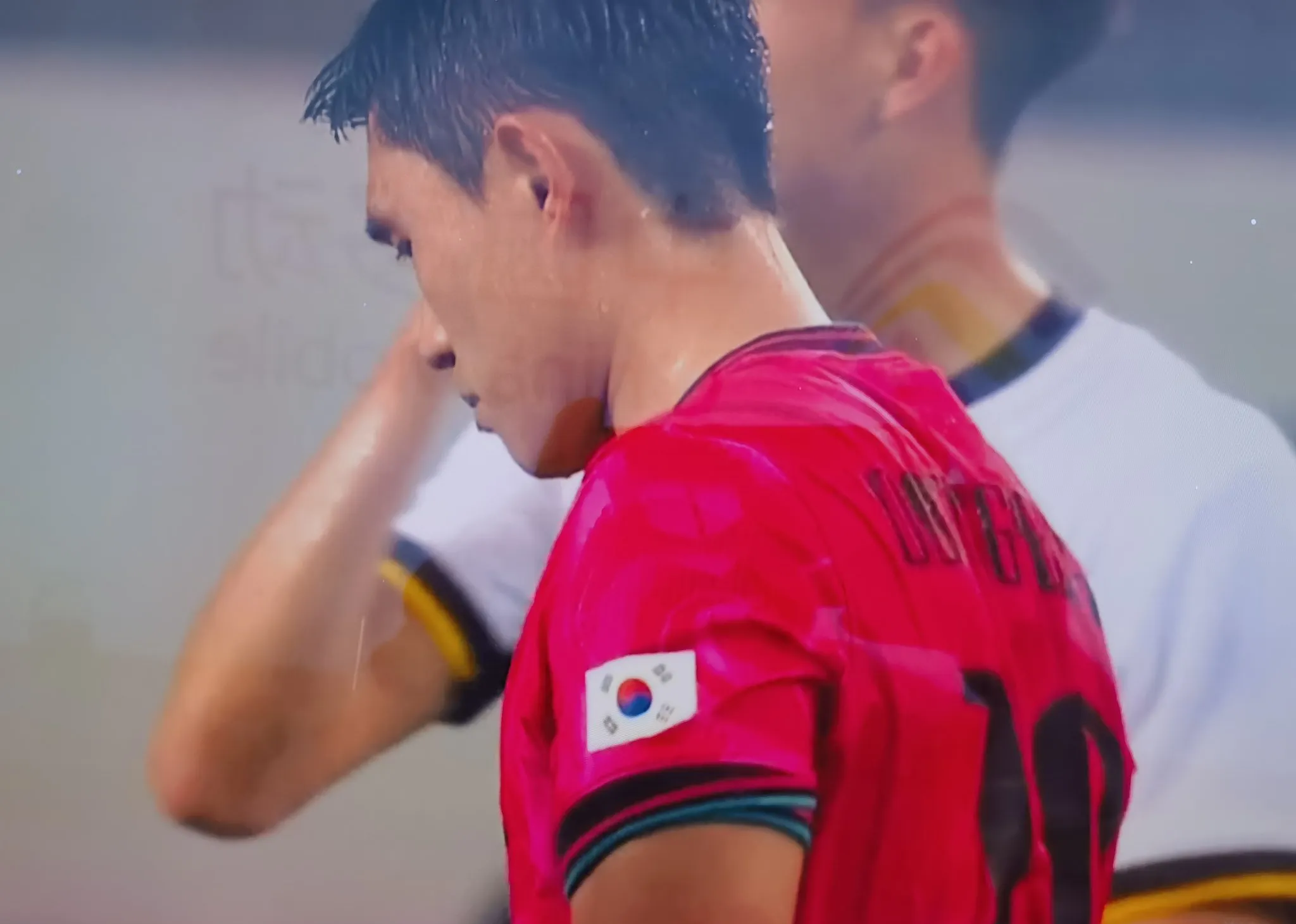 今夜那不勒斯备战荷甲；远射贴柱细节曝光；质疑声仍在；赛季目标并未改变的简单介绍