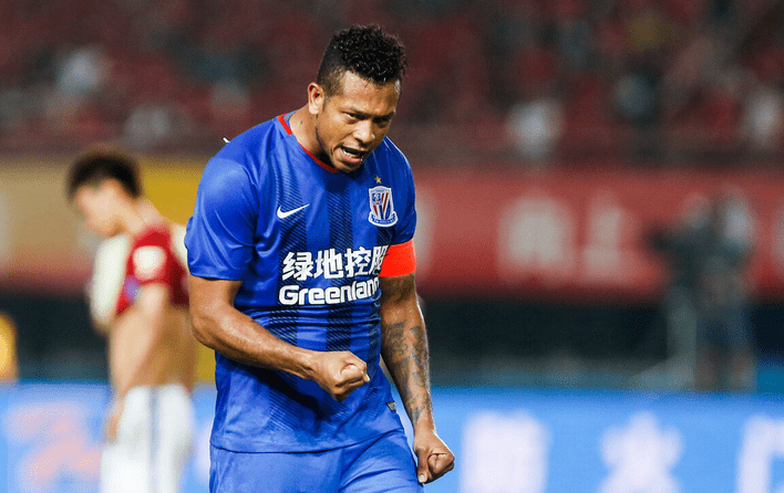 社区盾倒计时；波尔图关键时刻官宣签约；细节引发关注；底气十足；资深球员宣示担当(曼联官方晒海报预热社区盾杯)