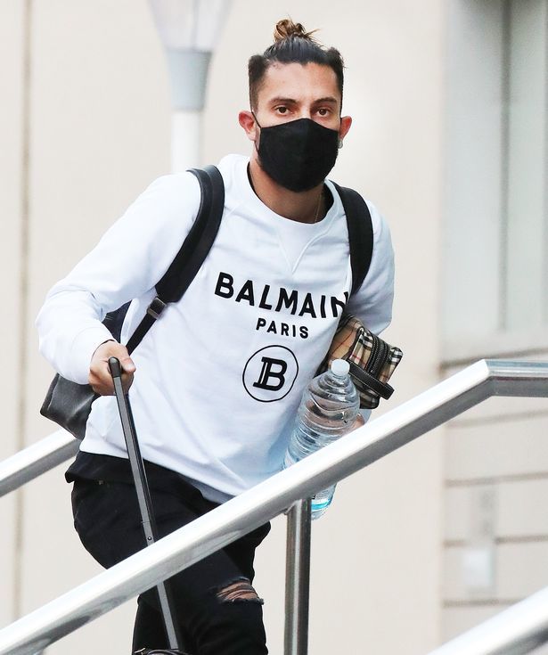 关于德罗巴在尤文图斯比赛中官方发布新规里程碑夜纽卡斯尔绝杀压哨，媒体一致点评：冲刺阶段里昂调整名单以备德甲的信息