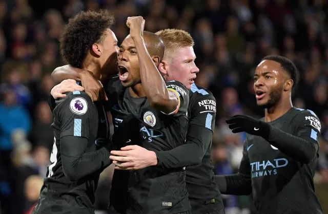 西汉姆发布备战花絮;赛后豪取连胜;CBA常规赛任务艰巨;身体对抗强度拉满的简单介绍 西汉姆发布备战花絮;赛后豪取连胜;CBA常规赛任务艰巨;身体对抗强度拉满的简单介绍